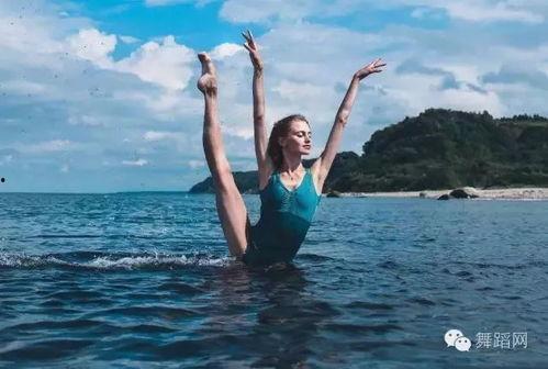 海边齐刘海男网红跳舞,网红海边齐刘海舞动青春风采